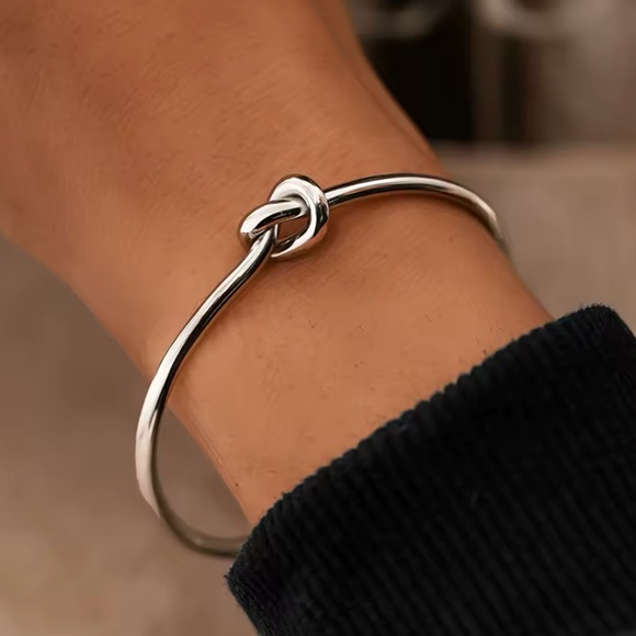 Jewelry - Sterling Silver Knot Bracelet